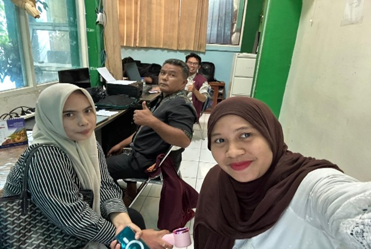 GAMBAR 1 FAKES 4